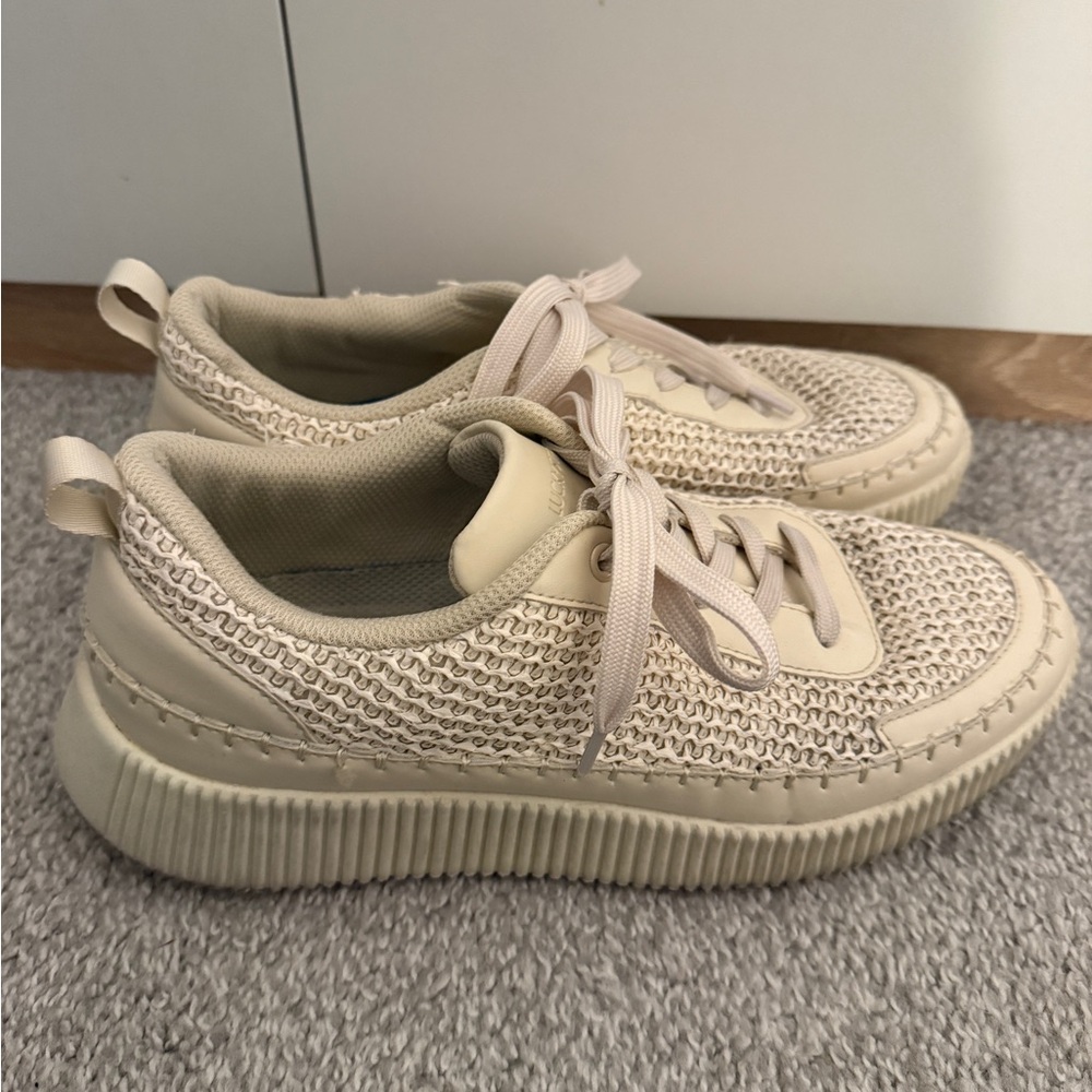 Elegant Cream Platform Sneakers for Women - Picture 6 of 10